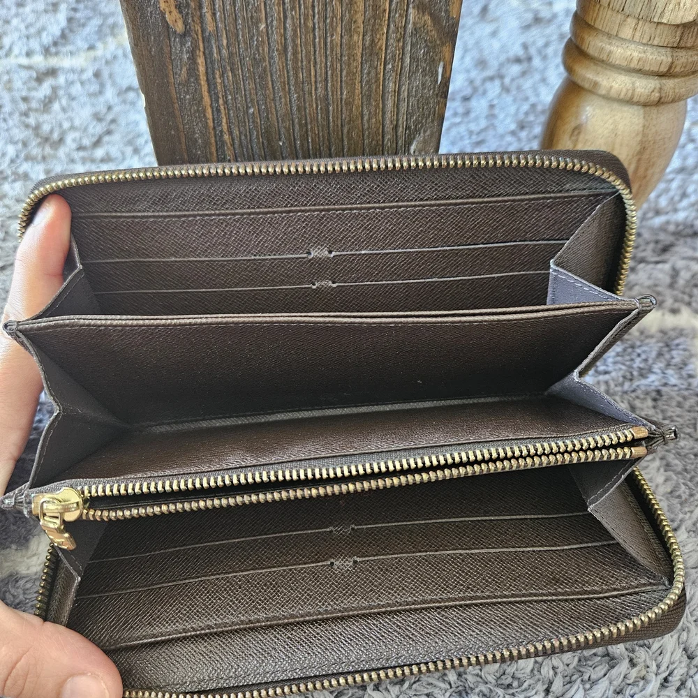 Louis Vuitton Damier Brown Zip-Around Wallet - Picture 5 of 10